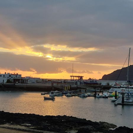 La Graciosa Camelia Beach Vistas Mar Caleta de Sebo Buitenkant foto