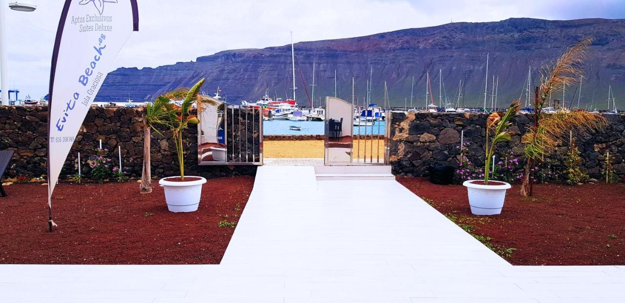 La Graciosa Camelia Beach Vistas Mar Caleta de Sebo Buitenkant foto