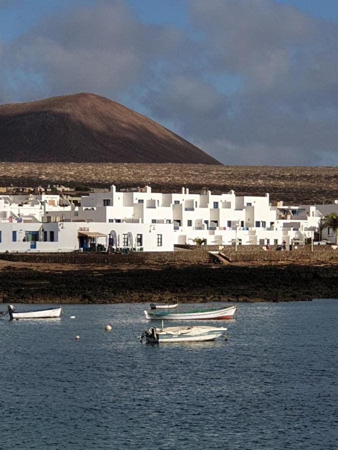 La Graciosa Camelia Beach Vistas Mar Caleta de Sebo Buitenkant foto