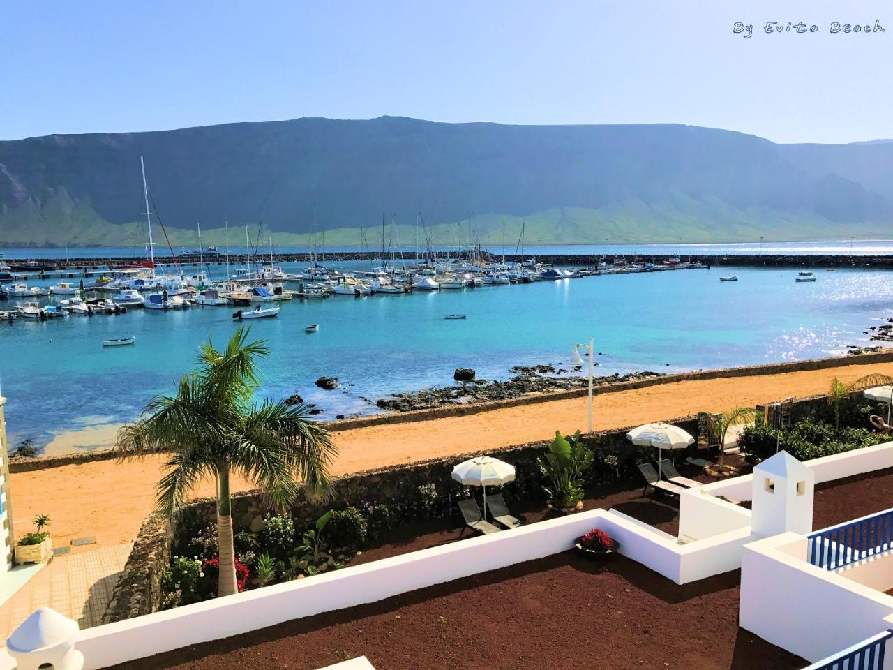 La Graciosa Camelia Beach Vistas Mar Caleta de Sebo Buitenkant foto